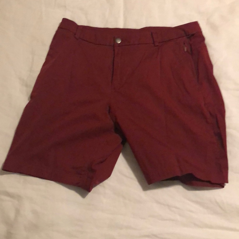 Lululemon 34 red shorts